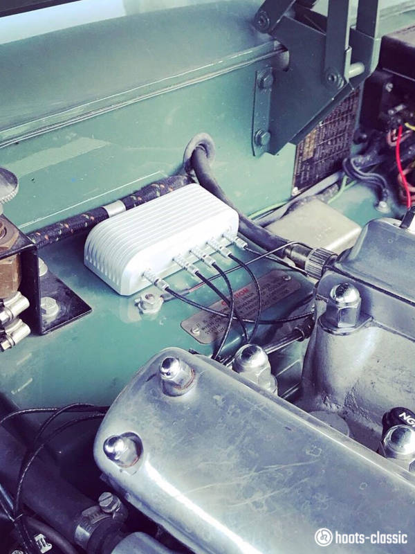 hoots one Hauptsystem im Jaguar XK 120 Motorraum