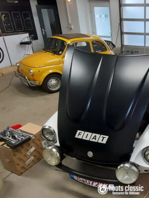 Fiat 124 Spider Abarth hoots classic Einbau neben Fiat 500