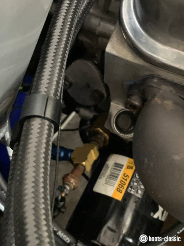 Oeldruck und Oeltemperatur Sensor im Ford GT 40