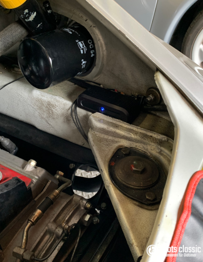 Porsche 911 G Motorraum mit hoots Hauptsystem neben Ölfilter
